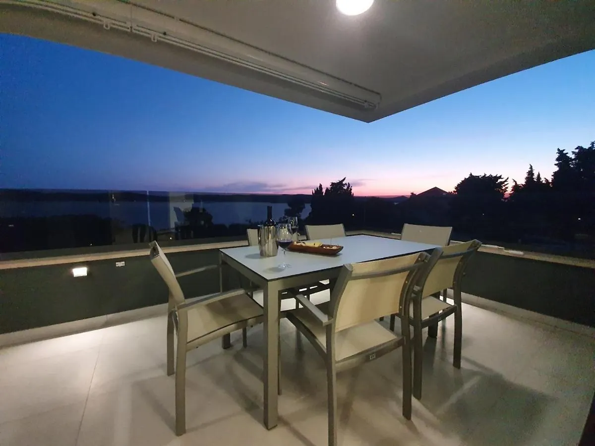 Villa Marija Sveti Filip i Jakov 4*,